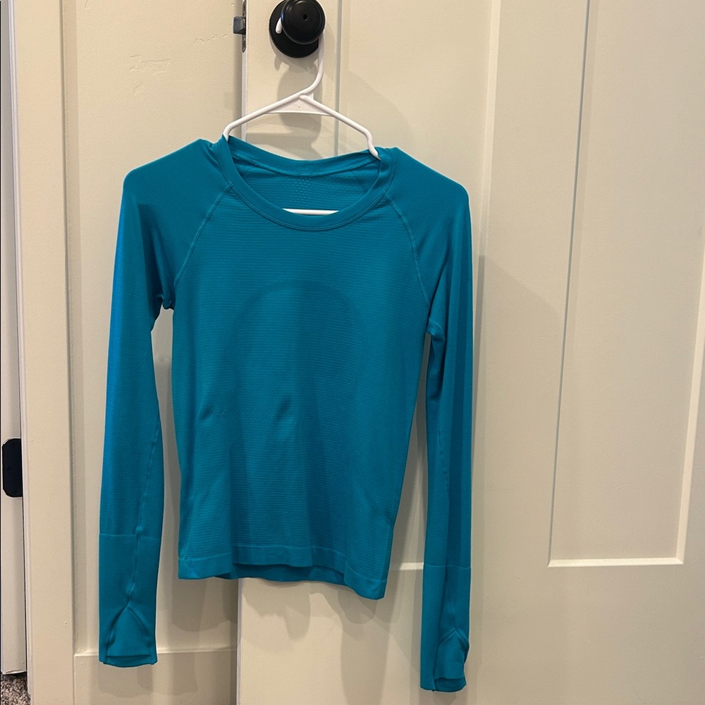 Lululemon long sleeve swiftly tech